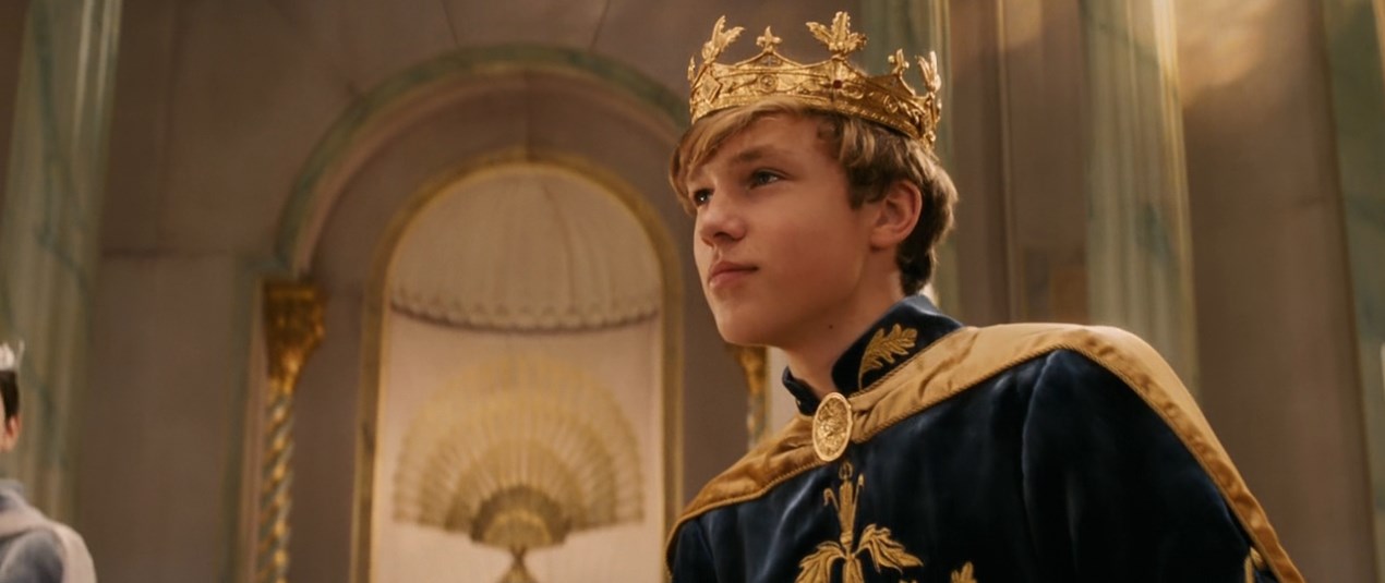 The high kings. Король Питер великолепный Королева Сьюзен. Хроники Нарнии Король Питер. Король Питер великолепный 2023.