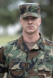Сержант Говард Пакстон (Sergeant Howard Paxton)
