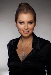 Лена Ленина