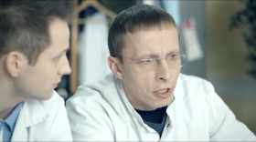 - А ты-то чего спрашиваешь, гомофоб что ли?
- Конечно нет, Андрей Евгеньевич! Вы что? Я, конечно, очень демократично ко всем меньшинствам отношусь, нас в Америке так научили.
- Ну, да-да, хорошая страна. Я знаю, что у вас в паспортах пишут то, что у нас на заборах стесняются.