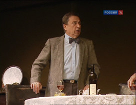 - Да что с того, что ты мне сам рассказал о своих несчастьях? Знаешь, на кого ты похож? Ты похож на того нищего, который ходит по рынку и показывает всем свои гноящиеся язвы. Ты думаешь, если ты показал свои язвы - ты уже святой, да? Нет! Ты, между прочим, приехал в Англию - на мой счёт.
- Мне не нужна Англия!
- Какое счастье для Англии!

