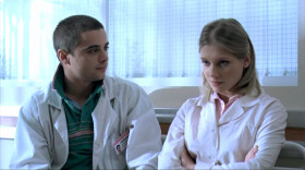 - Так, ладно, а что мне за это будет?
- Я так и знала. Хорошо, высказывай свои грязные пожелания.
- Секс?..
- Нет.
- Ладно, я не мог не попытаться... Тогда... кино?
- Кино?
- Ну да. Я побуду за тебя доктором Черноус, а ты сходишь со мной в кино.
- Хорошо, я согласна.
- Но кино про секс.
