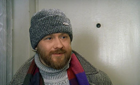 - Можете называть меня просто «Бокр». 
- Это что, кличка, что ли?
- Вам не нравится?
- Да нет, мне вообще все равно, как Вас называть, только вот например в переводе с венгерского это слово означает «колодец»...
- «Глокая куздра штеко будланула бокра и букрячит бокренка» - Вы знаете, откуда это?
- Ну да, Успенский «Слово о словах». 
- О, приятно иметь дело с образованным человеком ...
- Мне тоже.
- А я эту книжку открыл для себя, когда ... ну в общем, в библиотеке.
- Вы в библиотеку ходите?
- Ходил в библиотеку, когда сидел за грабеж. Книжка хорошая, помогла мне выжить.
