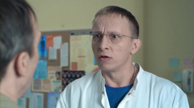 - Мне же этот доктор сказал..
- Какой-такой доктор?
- Ну... В очках. Умный такой...
- Умный? В моем отделении?...Кто пустил?!
