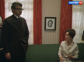 Не смей разговаривать со мной таким тоном! И чтобы завтра ты всё это размотала; мы будем на этом есть и спать.
