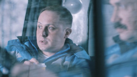 - Доктор Юрич, когда вы так многозначительно молчите, мне сразу есть хочется! 
- Иногда молчание, лучшая тактика ведения боя.
- С кем воюем? 
- С депрессией.
- А что, депрессуем? 
- Я кажется потерял всех своих фельдшеров…